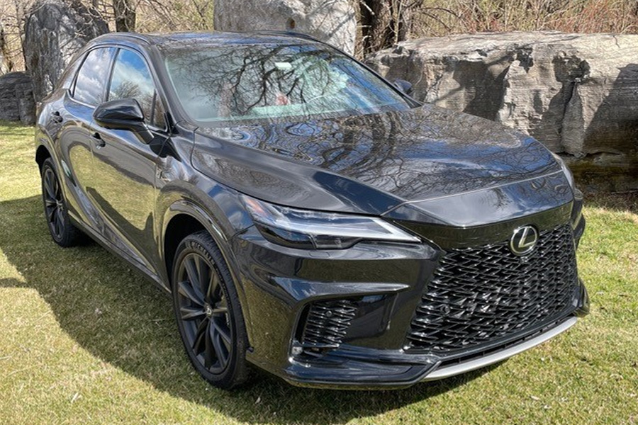 LEXUS ENTERS MID-SIZE SUV TERRITORY WITH NEW 2023 RX500 HYBRID